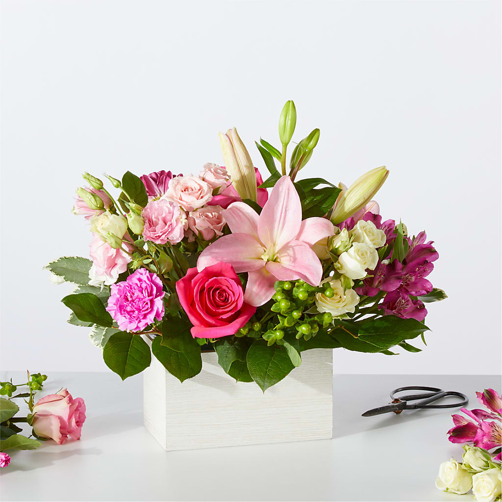Sweetberry Box – A Florist Original – Deux Gars Des Fleurs, Sorel PQ