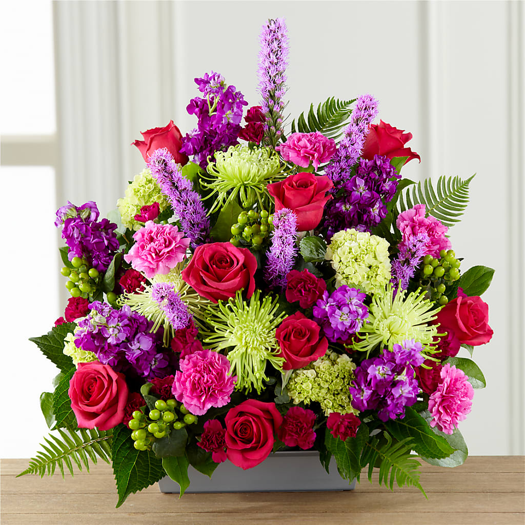 Warm Embrace Arrangement – Deux Gars Des Fleurs, Sorel PQ