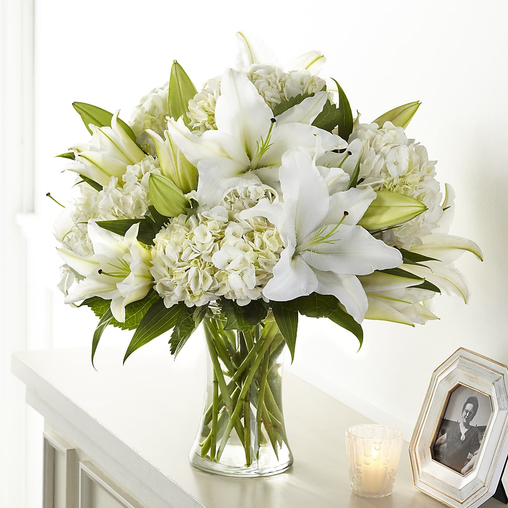 Compassionate Lily Bouquet – Deux Gars Des Fleurs, Sorel PQ