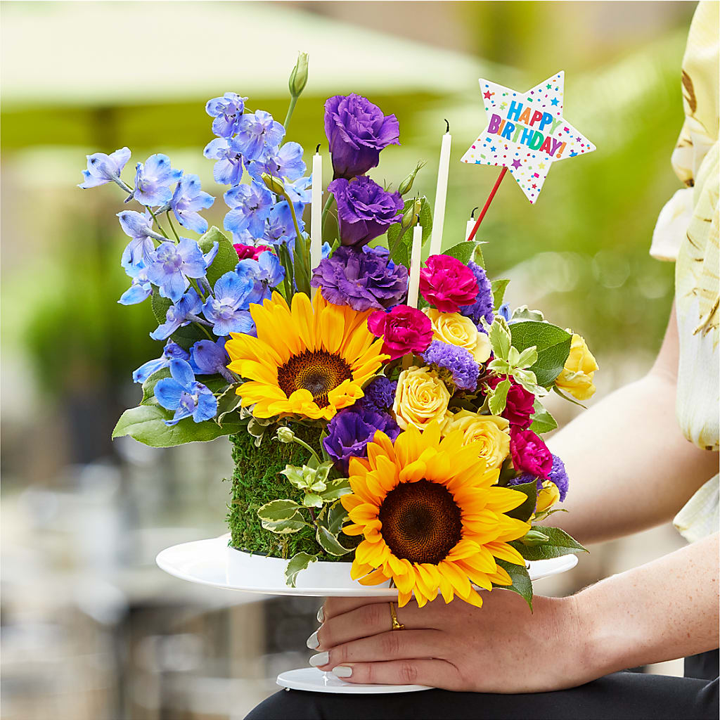 Star of the Day Floral Cake – Deux Gars Des Fleurs, Sorel PQ