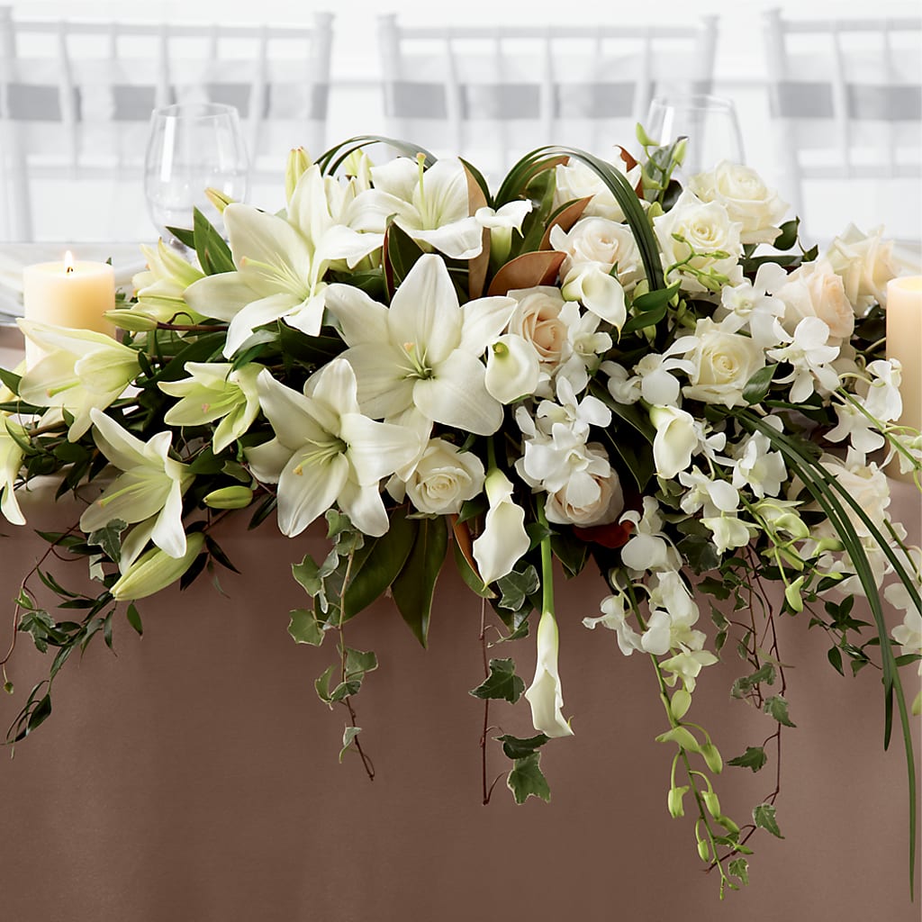 White Linen Arrangement – Deux Gars Des Fleurs, Sorel PQ