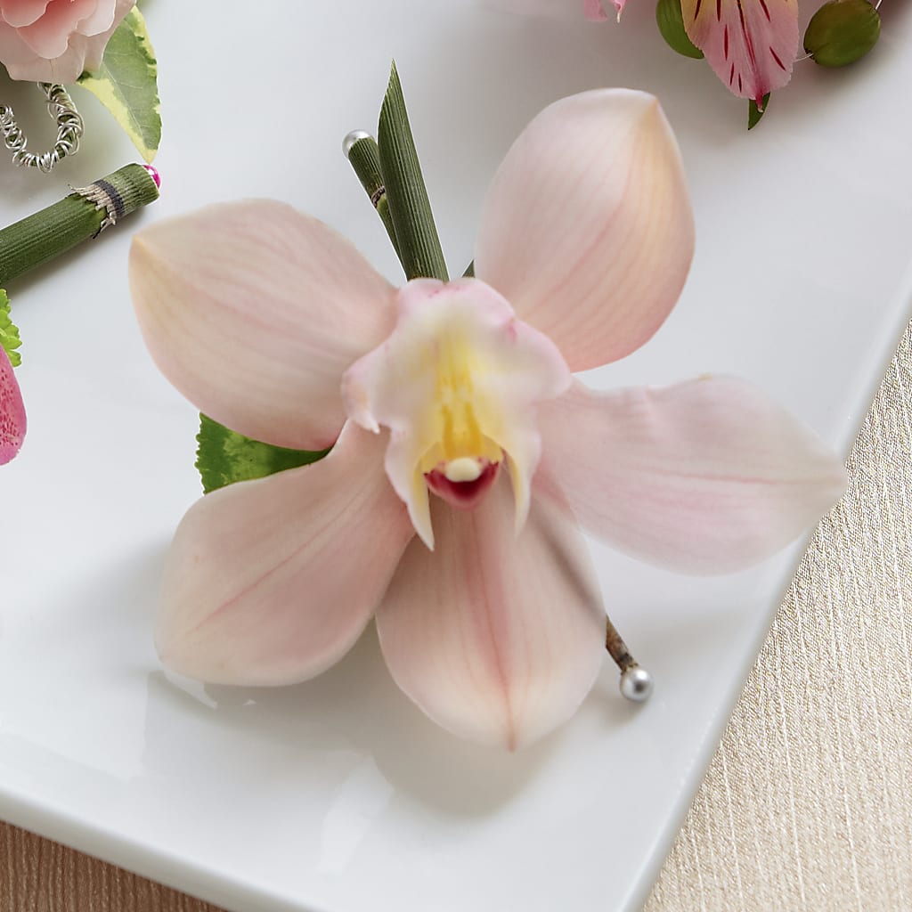 Pink Cymbidium Boutonniere – Deux Gars Des Fleurs, Sorel PQ