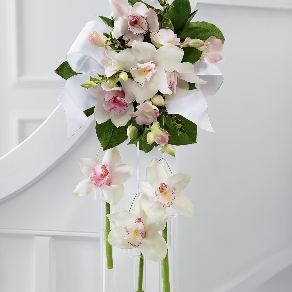 Perfect Entrance Pew Arrangement – Deux Gars Des Fleurs, Sorel PQ
