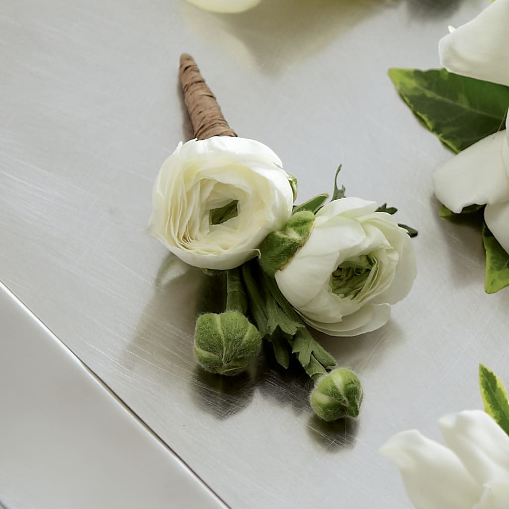 White Ranunculus Boutonniere – Deux Gars Des Fleurs, Sorel PQ