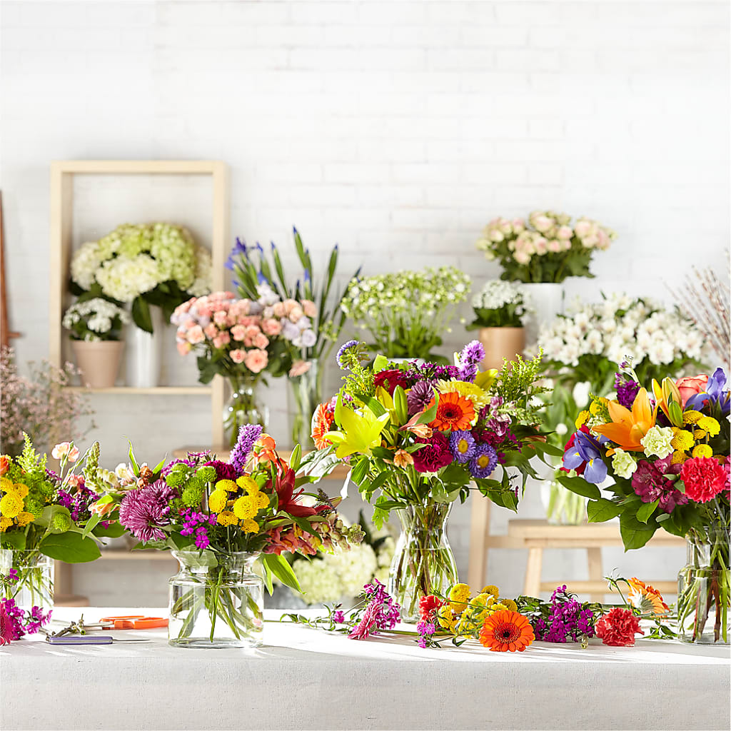 Bold & Bright – A Florist Original –  Deux Gars Des Fleurs, Sorel PQ