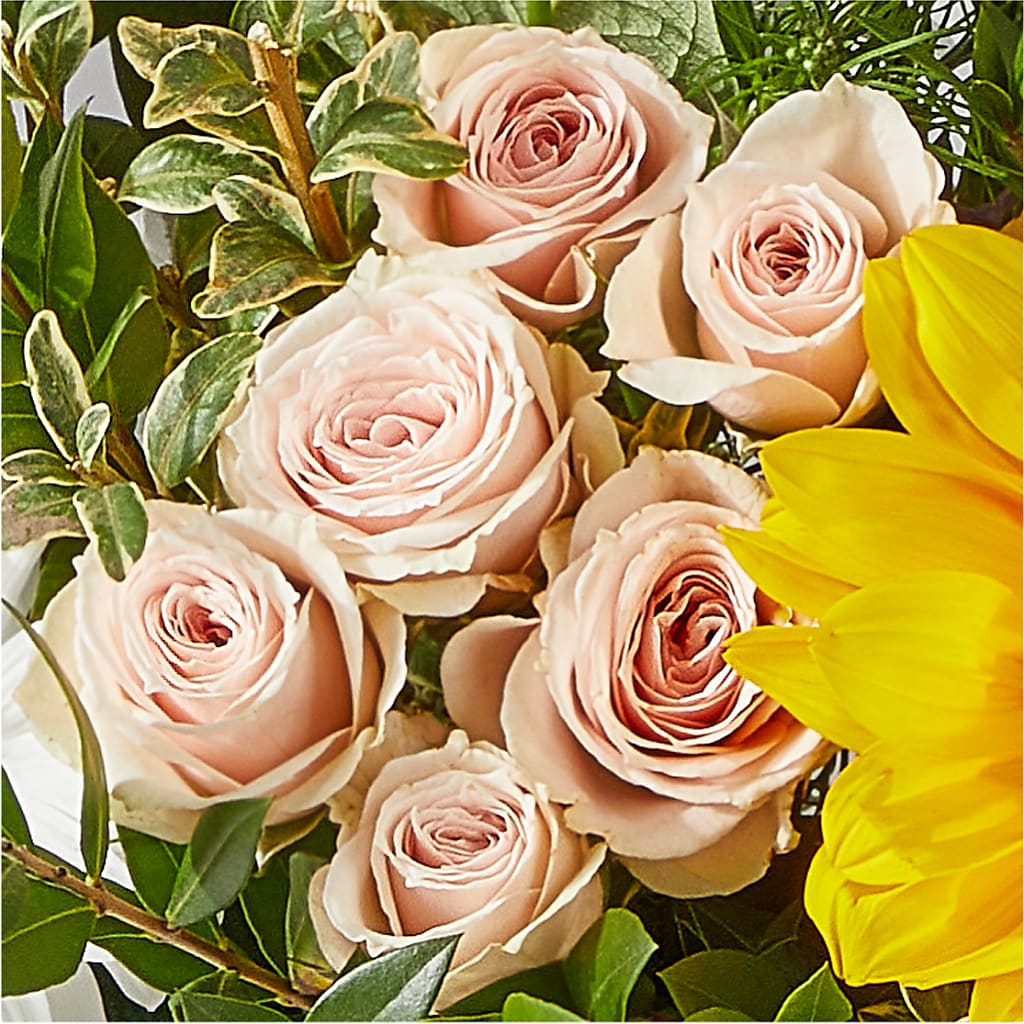 The Good Life Bouquet –  Deux Gars Des Fleurs, Sorel PQ