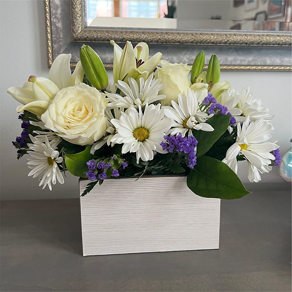 Beyond Blue Box Bouquet –  Deux Gars Des Fleurs, Sorel PQ