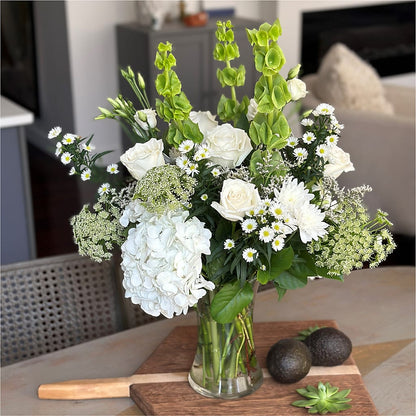Classic Ivory – A Florist Original –  Deux Gars Des Fleurs, Sorel PQ