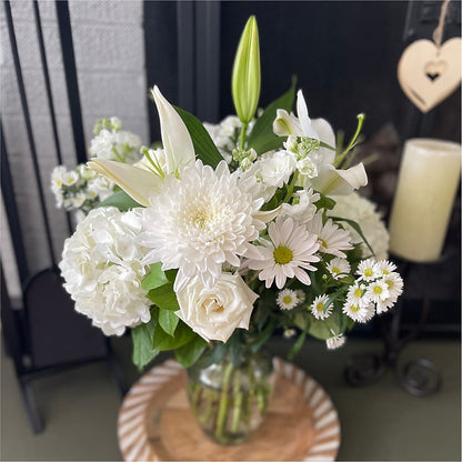 Classic Ivory – A Florist Original –  Deux Gars Des Fleurs, Sorel PQ