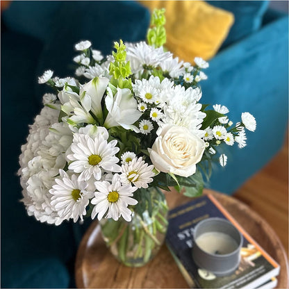 Classic Ivory – A Florist Original –  Deux Gars Des Fleurs, Sorel PQ