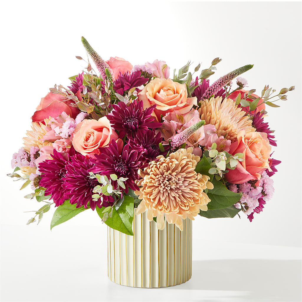 Berry Cobbler Bouquet with Ivory Vase –  Deux Gars Des Fleurs, Sorel PQ