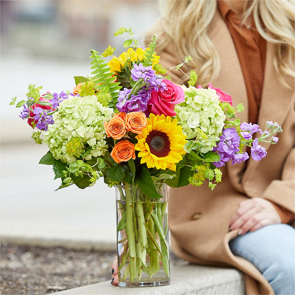 Vibrant Greetings Bouquet –  Deux Gars Des Fleurs, Sorel PQ