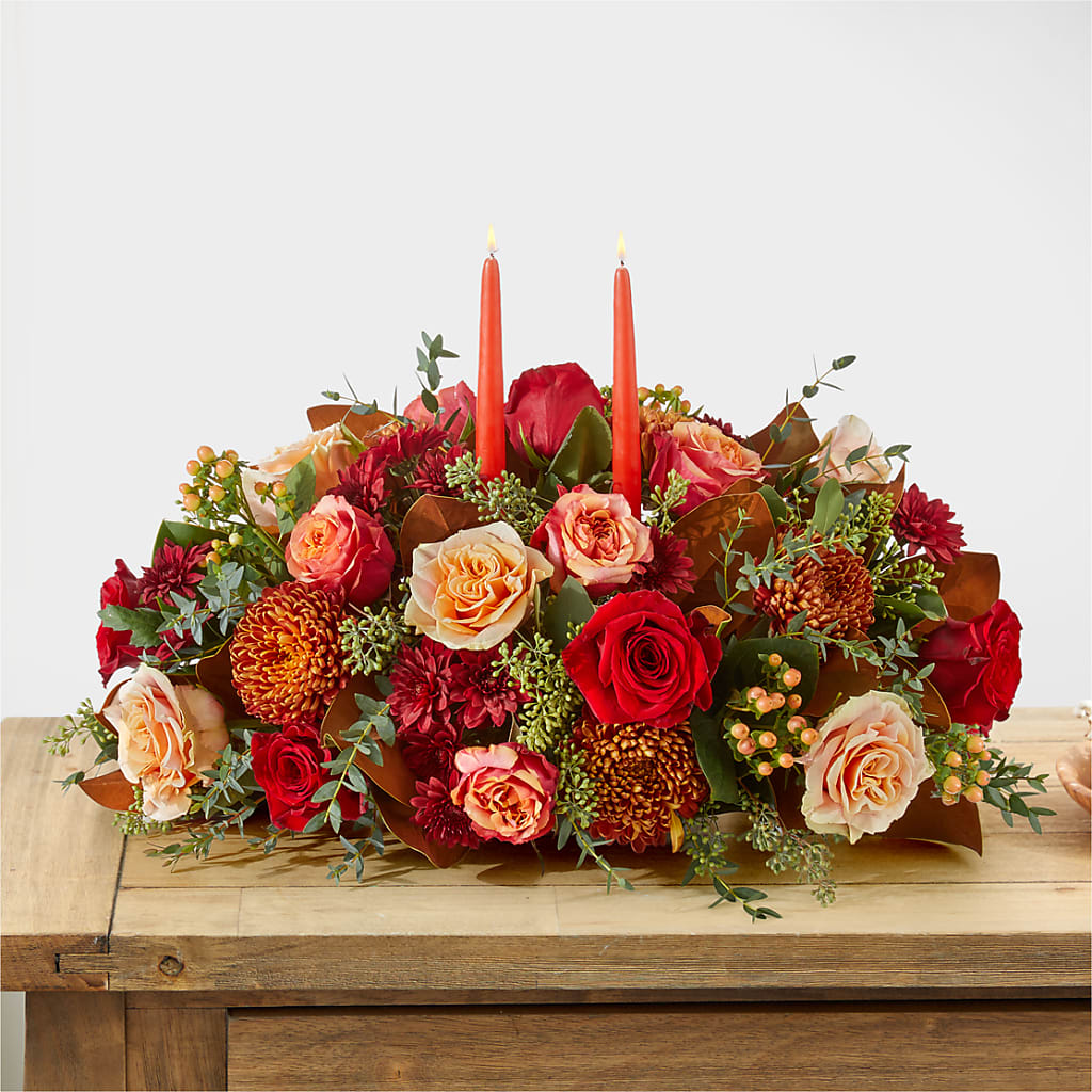 Gather Near Centerpiece –  Deux Gars Des Fleurs, Sorel PQ