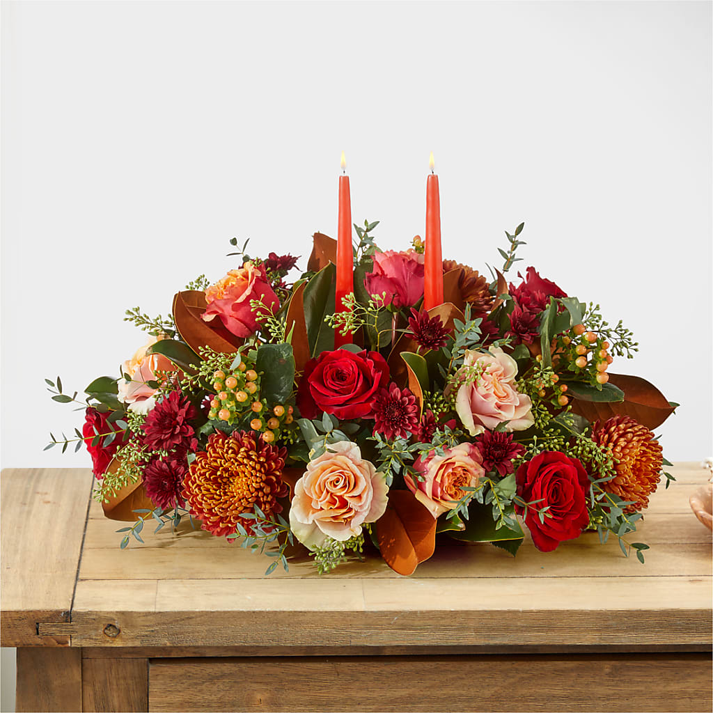 Gather Near Centerpiece –  Deux Gars Des Fleurs, Sorel PQ