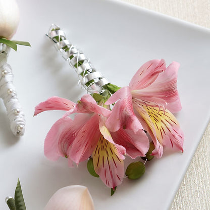Pink Peruvian Lily Boutonniere –  Deux Gars Des Fleurs, Sorel PQ