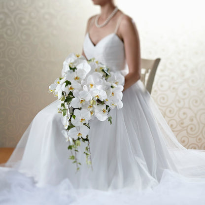 Classic White Bouquet –  Deux Gars Des Fleurs, Sorel PQ