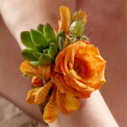Irresistible Love Wrist Corsage –  Deux Gars Des Fleurs, Sorel PQ