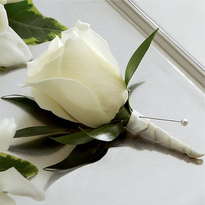 White Rose Boutonniere –  Deux Gars Des Fleurs, Sorel PQ